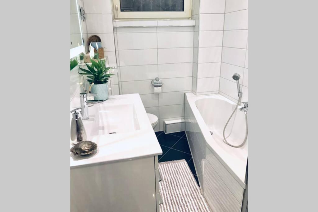 Home In The Heart Of Mannheim, Free Parking, Netflix, Fast Wifi MHG Exterior photo