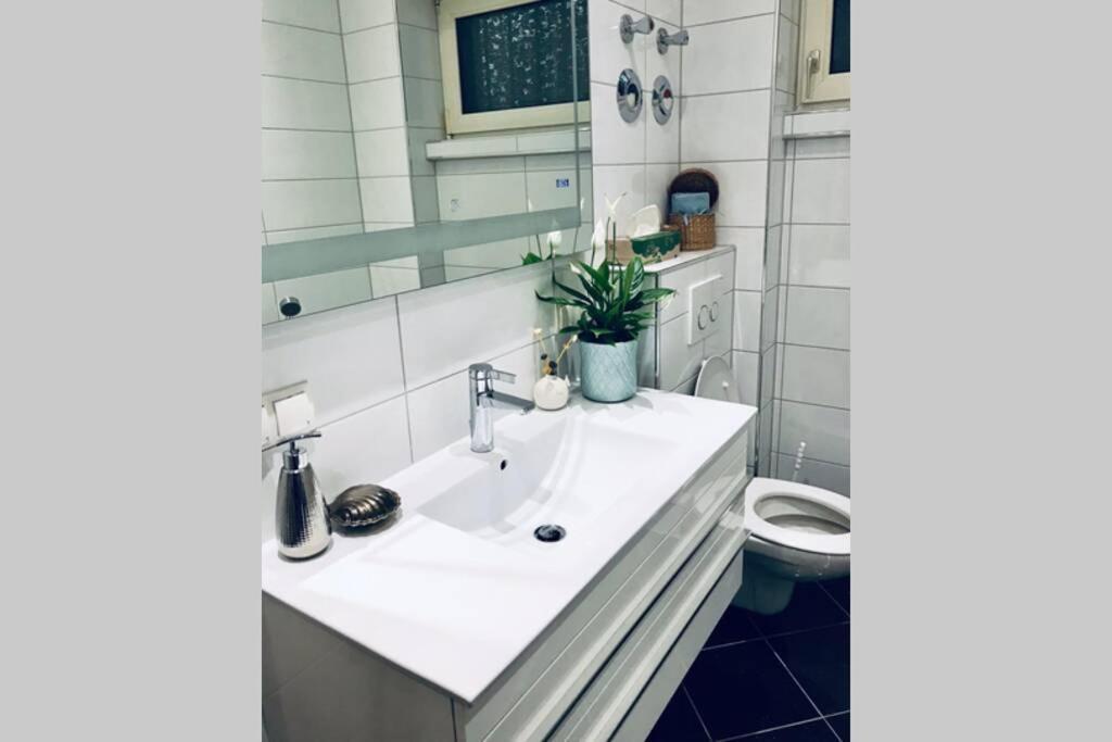 Home In The Heart Of Mannheim, Free Parking, Netflix, Fast Wifi MHG Exterior photo